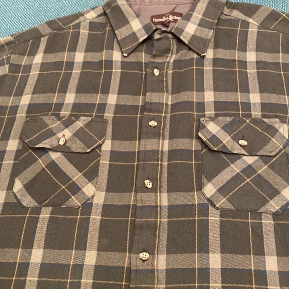 Men’s flannel like shirt. Double pocket placket front. Size XL. - Picture 5 of 9